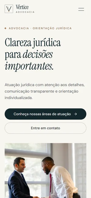 O site da Vértice Advocacia no celular
